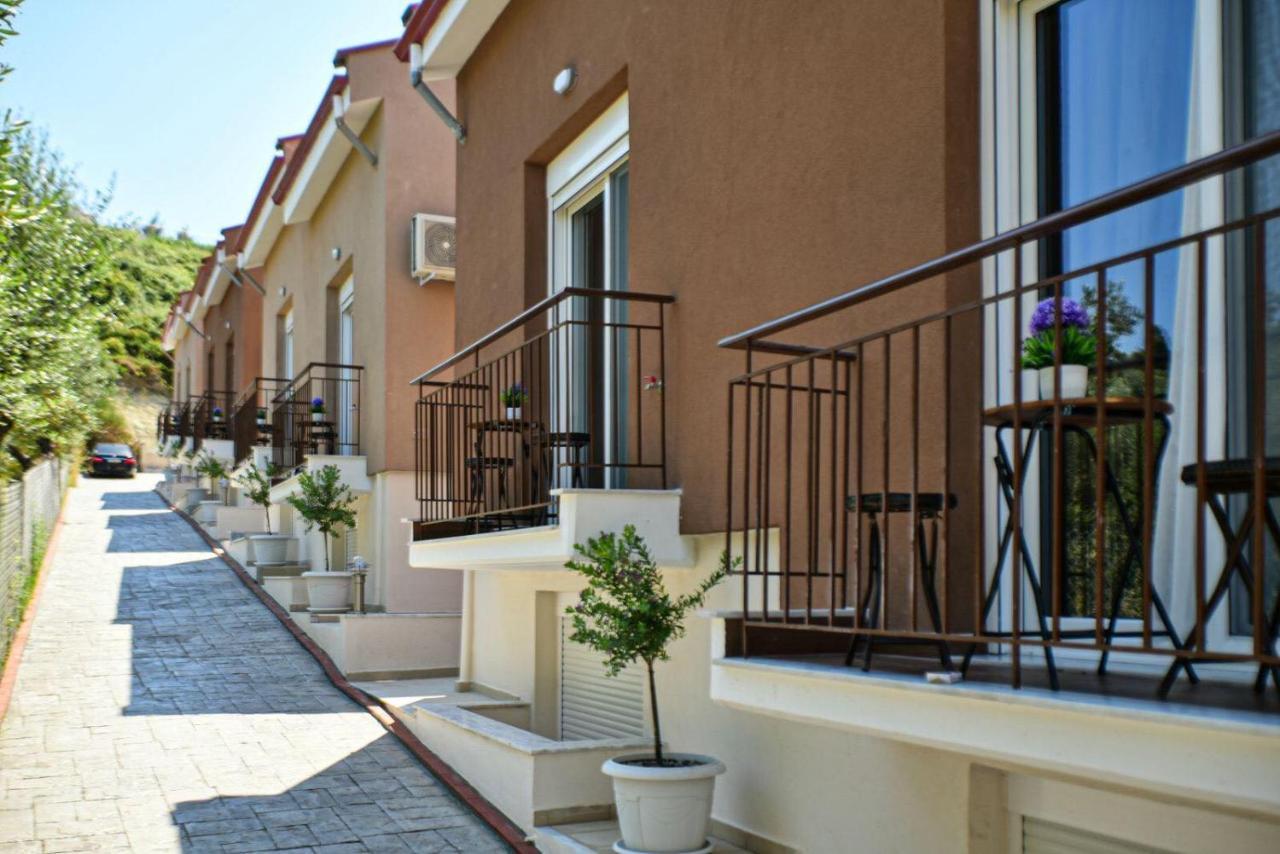 Valery Apartments Pefkochori Esterno foto
